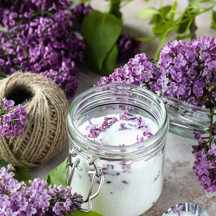 Individuelle Duftmischungen Lavendel und selbstgemischte Anwendung als Beispiel für individuelle Aromatherapie